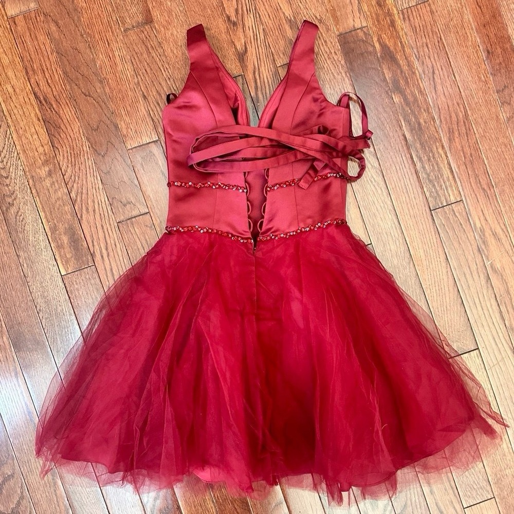 Mori Lee by Madeline Gardner Red Beaded Waist Plunge Cocktail Formal Dress - Picture 7 of 10